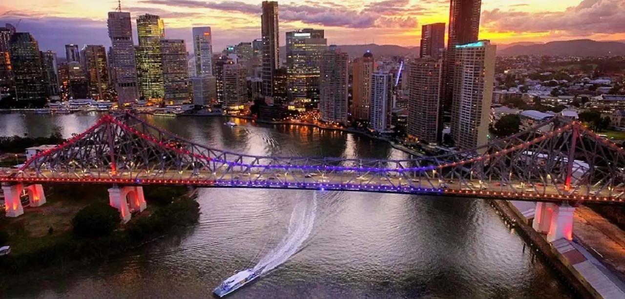 Amazing River View - 3 Bedroom Apartment - Brisbane Cbd - Netflix - Fast Wifi - Carpark